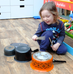 Drumming on saucepans