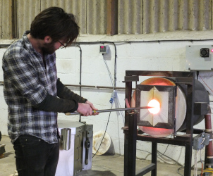 making a Christmas bauble