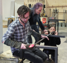 making a Christmas bauble