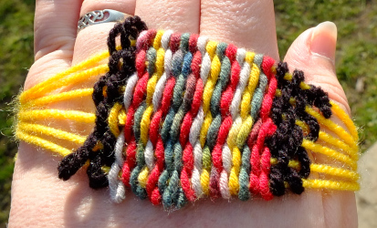weaving a Tais