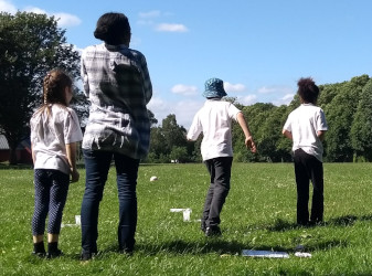 learning French in the park
