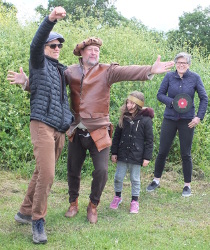 HB plays the role of Richard II