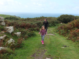 walking to Mên-an-tol