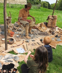 flint knapping demonstration